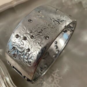 Chicos beautiful silver cuff bracelet with rhinestones & spring action closure